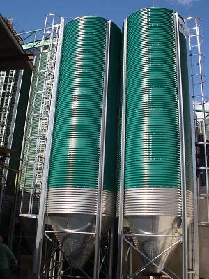 Montaje de silo en obra
